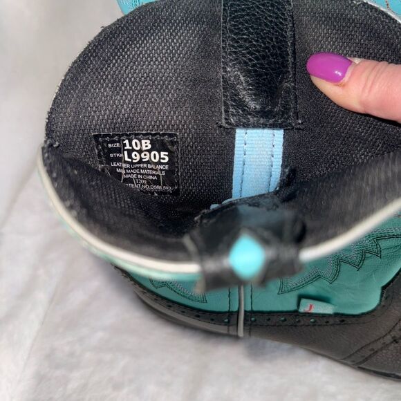 Justin Western Boots with Decorative Stitching - Picture 4 of 5